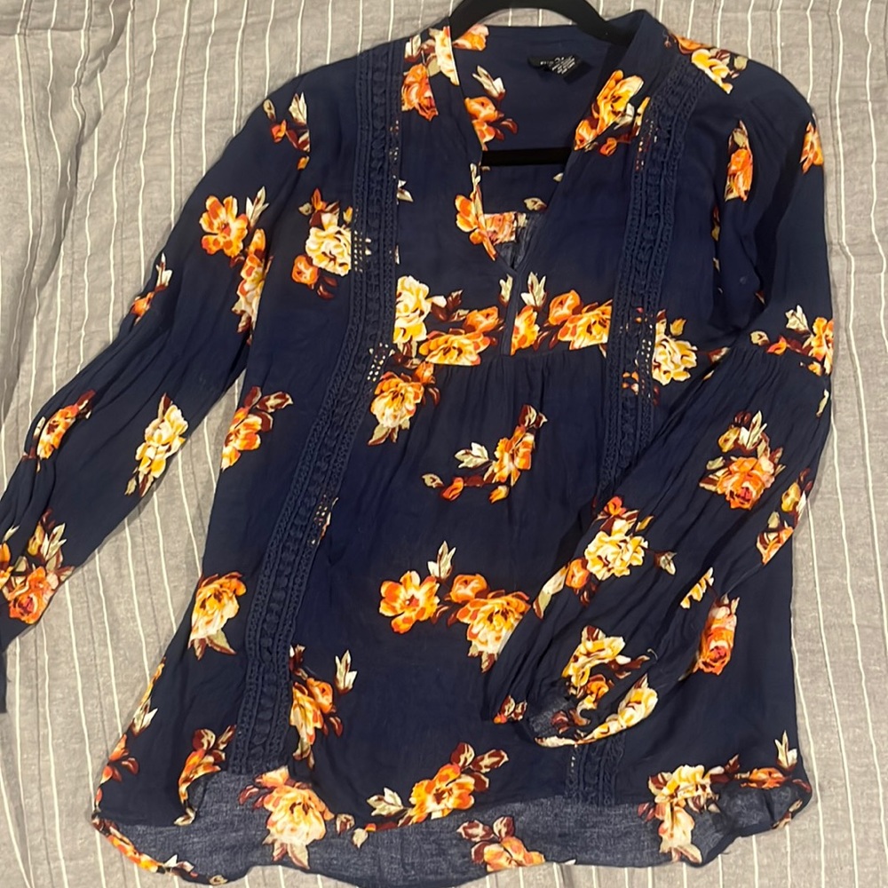 Floral flowy top